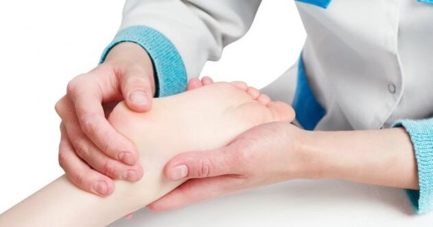 Deformation of the valgus of the foot in children